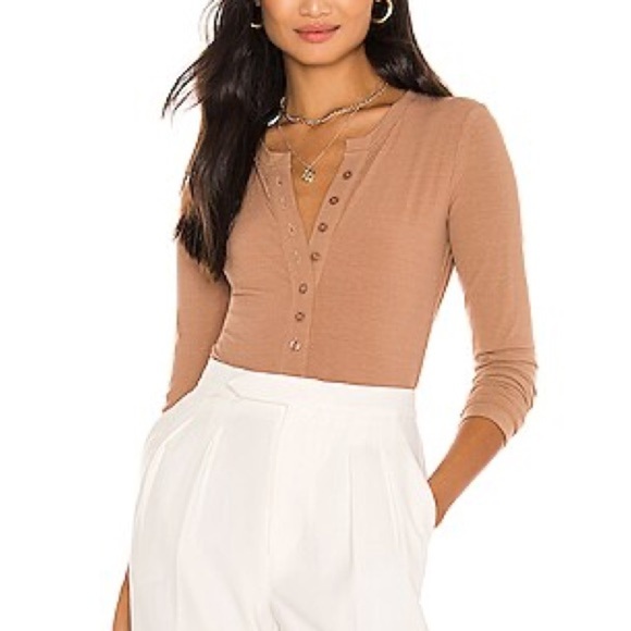 ASTR The Label Ribbed Henley Button Bodysuit Taupe Size M - Picture 5 of 5